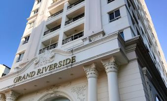 Riverside City Center Apartment near Ben Thanh Market | Free Pool