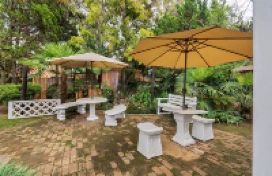 The Link Guest Lodge Отели в г. 