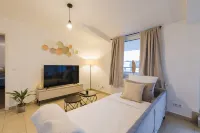 Neo - 2 Zimmer Apartment - Parkplatz - Klimaanlage - Parkplatz
