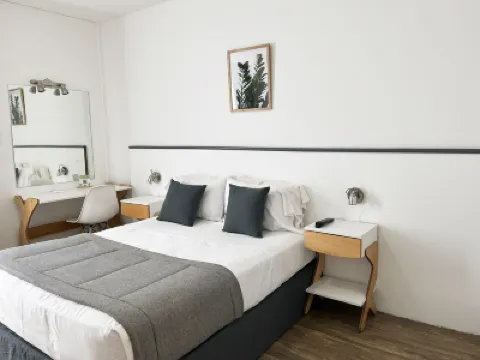 Alpino Hotel โรงแรมใกล้สนามกีฬา G.E.B.A