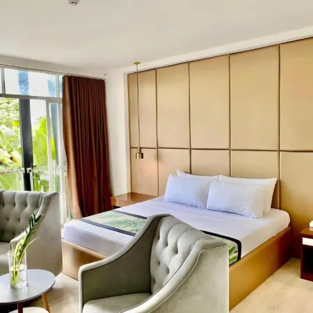 THE HOTEL SOPHIA INC