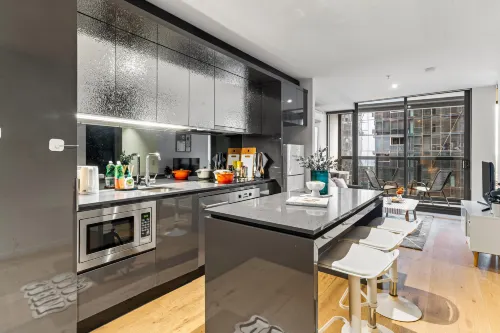 Unbeatable Convenience 2BR – SouthernCross CBD Gateway