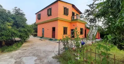 Tharu Mango Garden Resort Hotel di 