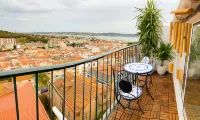 Deluxe 3-bedroom Duplex with stunning Lisbon views Các khách sạn ở Carnaxide