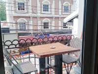 Extension Grand Central Hotels near MarQuee Mall