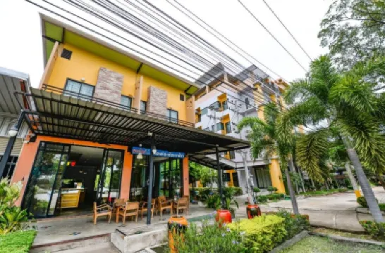 พาราไดซ์ รีสอร์ท โรงแรมใกล้วัดหนองปรือ