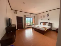 Vang Vieng Hana Riverside Hotel