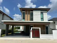 Villa Forest Pool Villa Hotel berhampiran Wat Kaew Noi