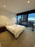 Melbourne Sky-High 2BR City Views & Free Parking