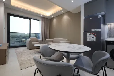 Elite LUX Holiday Homes - Stylish 1BR Apartment in JVT | Cloud Tower JVT 다운타운 붤즈 두바이 / 비즈니스 베이 호텔
