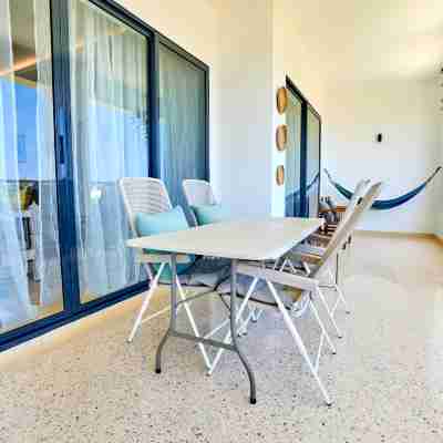 Nana's boho BeachfrontVilla w/Ac&pool Rooms
