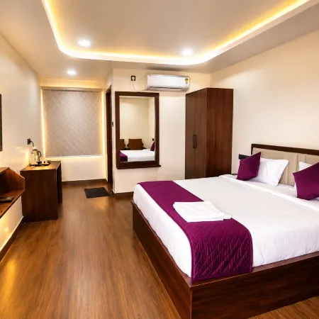 Hotel Lavish Grand