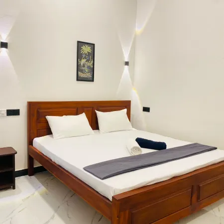 The Royal Ember Hotels in Arugam