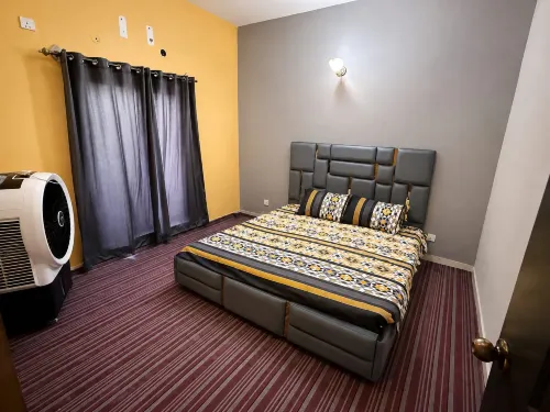 Aura Suites - Condos