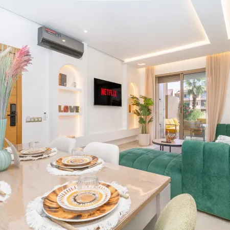 3 bedrooms, large pool, private garden