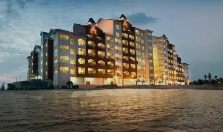 D'Sea Marina by Manhattan Group Отели рядом с достопримечательностью «Teluk Nipah Beach»