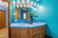 Kaga City Center Castle-A Step Back in Time โรงแรมใน