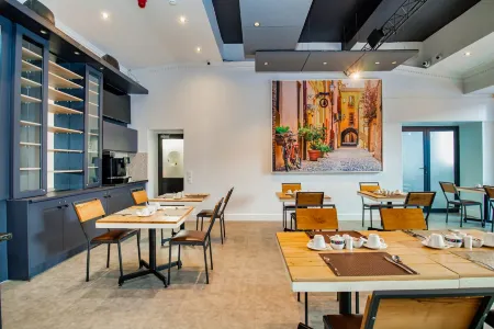 9 On Barrack Отели рядом с достопримечательностью «City Hall»