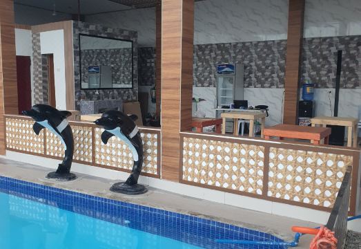 AOSMECPoolCamp 호텔의 깨끗한 수영장 전경