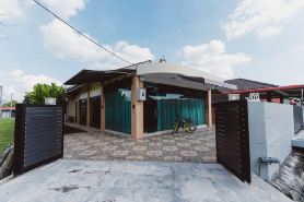 Loh Residence@Pinjistation (8pax 4br)