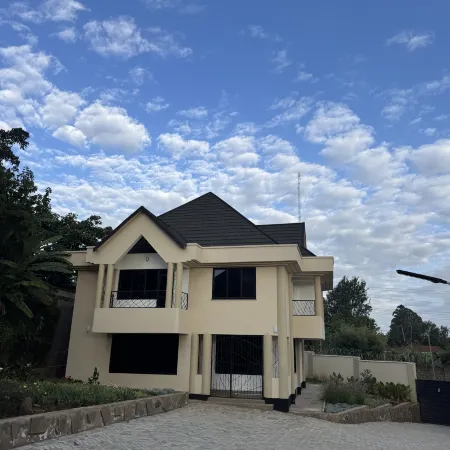 Nakuru Bamboo Hut Guest house