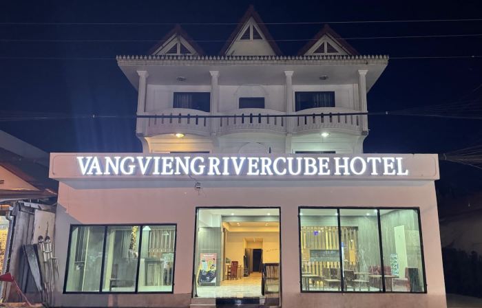 Vang Vieng Rivercubes Hotel