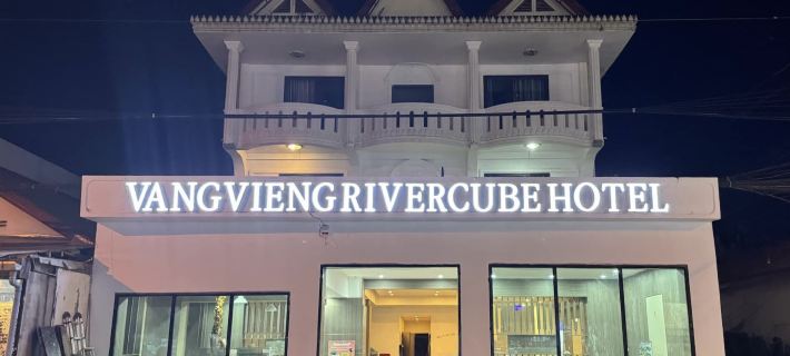 Vang Vieng Rivercube Hotel Hotel di Vang Vieng