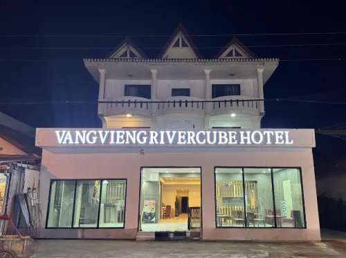 Vang Vieng Rivercubes Hotel - Bãi đậu xe
