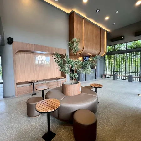 G9 HOTEL Kanchanaburi Отели рядом с достопримечательностью «Pakprak Road»