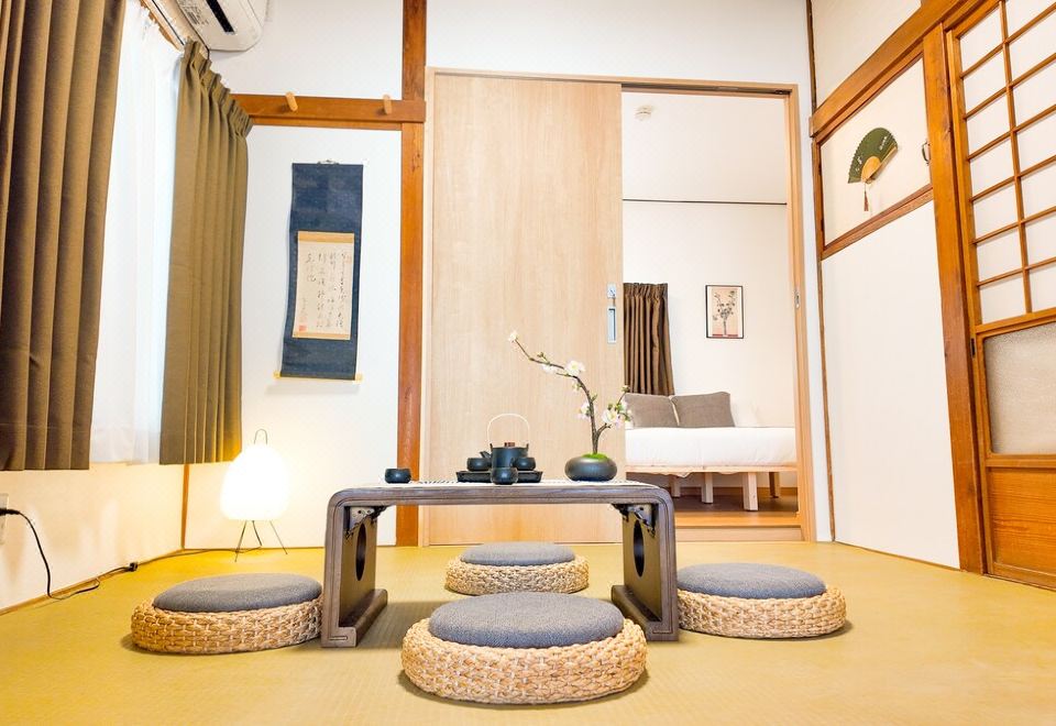 사케 바 호텔 아사쿠사의 사케 바 혹은 라운지 모습