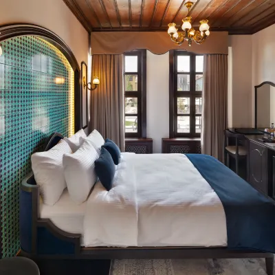SIRCALI HOTEL Отели рядом с достопримечательностью «Медресе Каратай»