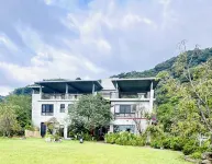 New Sakura Manor - Mountain view