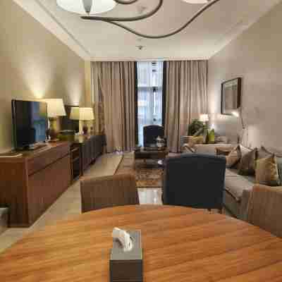Luxury suites overlooking the Haram - at Hilton Suites Hotel Hotel Exterior