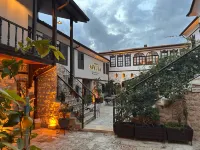Konak Avula Boutique Hotel - parking