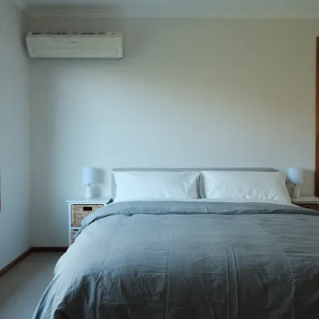 Stylish 3-Bedroom 1Bathroom 1 Ensuite Townhouse