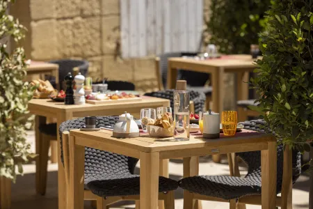 Hotel La Mere Germaine Отели в г. Сен-Лоран-Дез-Арбр