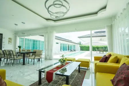 Pool Villa CoaSea - 2min from Thung wua lan Beach Отели рядом с достопримечательностью «Та Вуа Лаен Бич»