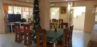 Queenslander Hotel and Restaurant Hotels in Alaminos