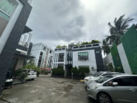 PLATINUM TEN MILE Hotels in Insein