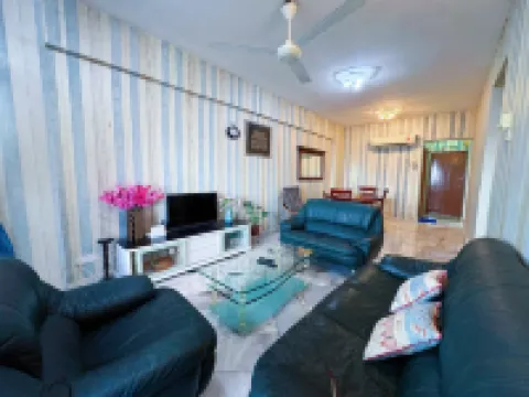 Beachfront Bliss with 3BR Sea View Glory Beach PD