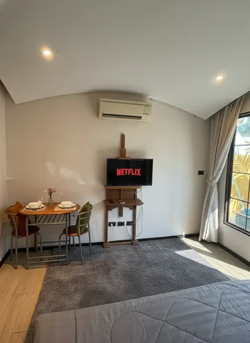 รูปภาพของเดอะ เวเนเชี่ยน ซิกเนเจอร์ คอนโด - หาดจอมเทียน พัทยา (ห้องติดสระว่ายน้ำ)