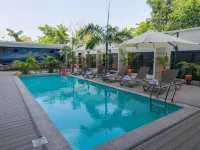 The Lusso Hotel - Rooftop Pools