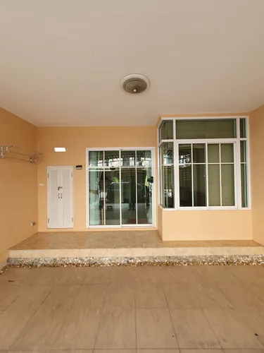 รูปภาพของModern Spacious 3BR House near Airport & Rail Link