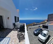 Villa-Kasia Ocean View Studios - parking