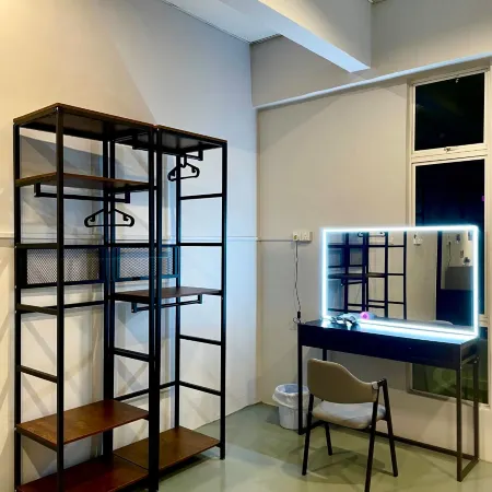 Studio 8