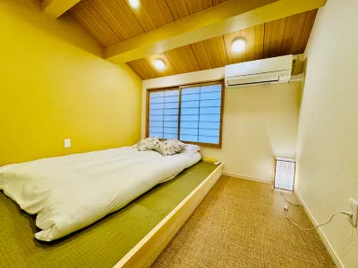 luxuriant flowers Hotels in 