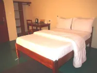 Royal South Luangwa Safaris Lodge Hotels in Mambwe