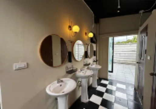 Whoopers Hostel Ao Nang - By The Beach