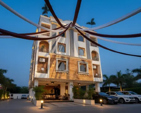 Knight Oasis Hotels in Sikar
