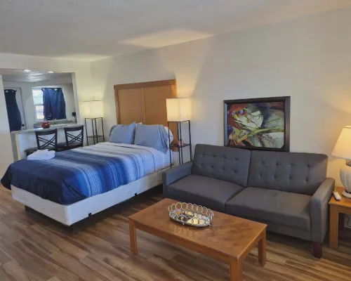 Studio 1 Motel Hotels near Sun Splash Park